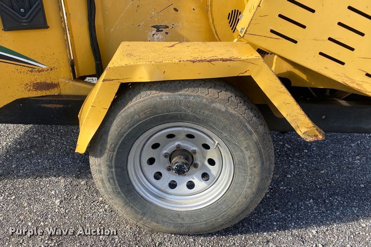 image for item DL7057 2012 Vermeer BC1000XL  wood chipper