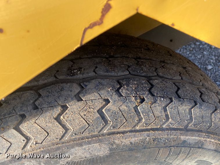 image for item DL7057 2012 Vermeer BC1000XL  wood chipper