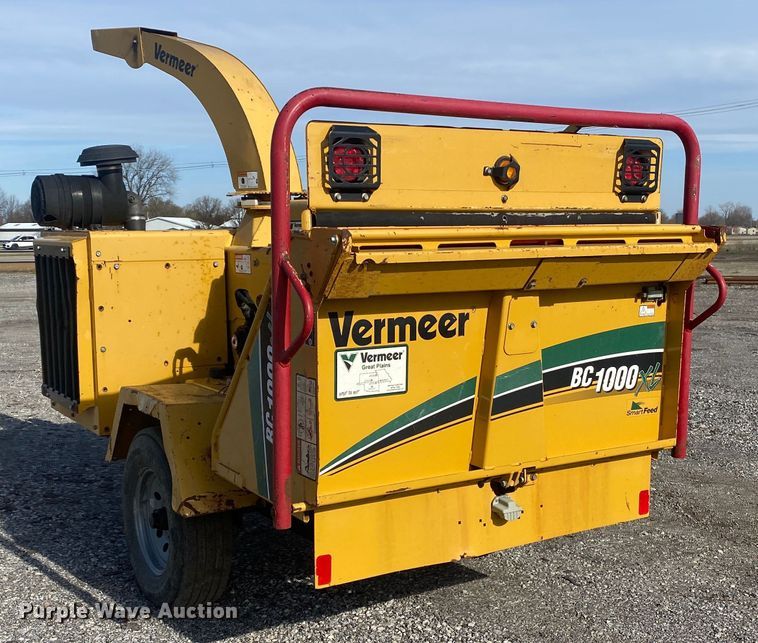 image for item DL7058 2011 Vermeer BC1000XL  wood chipper