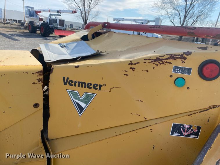 image for item DL7058 2011 Vermeer BC1000XL  wood chipper