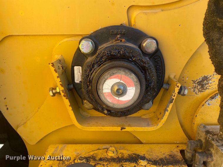 image for item DL7058 2011 Vermeer BC1000XL  wood chipper