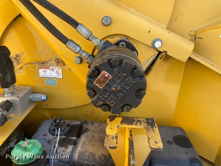 image for item DL7058 2011 Vermeer BC1000XL  wood chipper