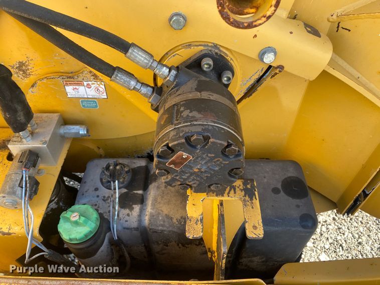 image for item DL7058 2011 Vermeer BC1000XL  wood chipper