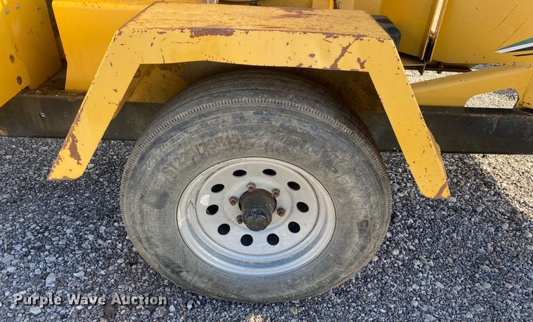 image for item DL7058 2011 Vermeer BC1000XL  wood chipper