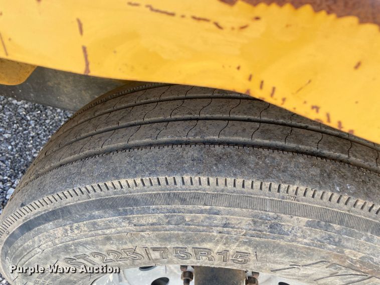 image for item DL7058 2011 Vermeer BC1000XL  wood chipper