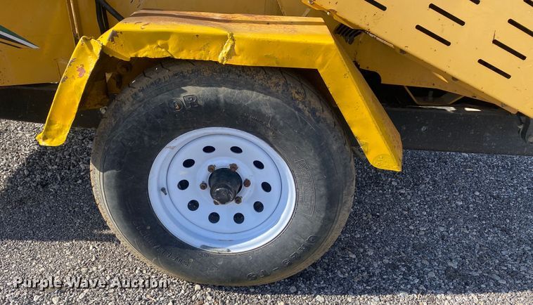 image for item DL7058 2011 Vermeer BC1000XL  wood chipper