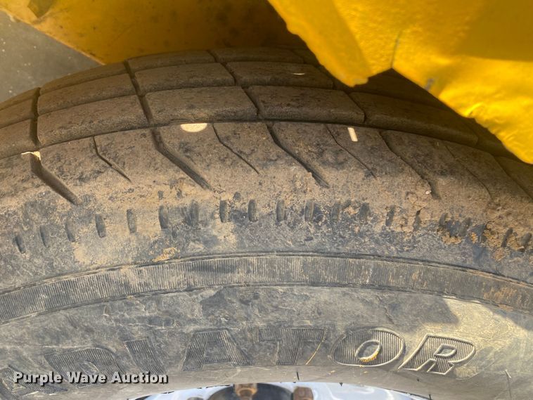 image for item DL7058 2011 Vermeer BC1000XL  wood chipper