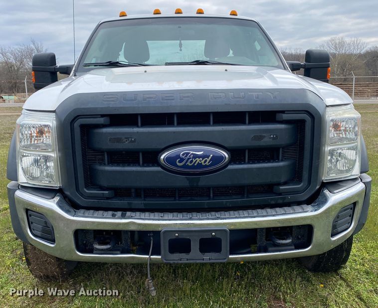 image for item DL7064 2016 Ford F550 Super Duty  SuperCab truck cab and chassis