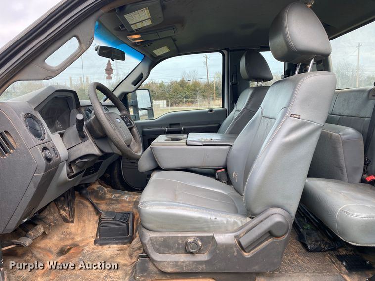 image for item DL7064 2016 Ford F550 Super Duty  SuperCab truck cab and chassis