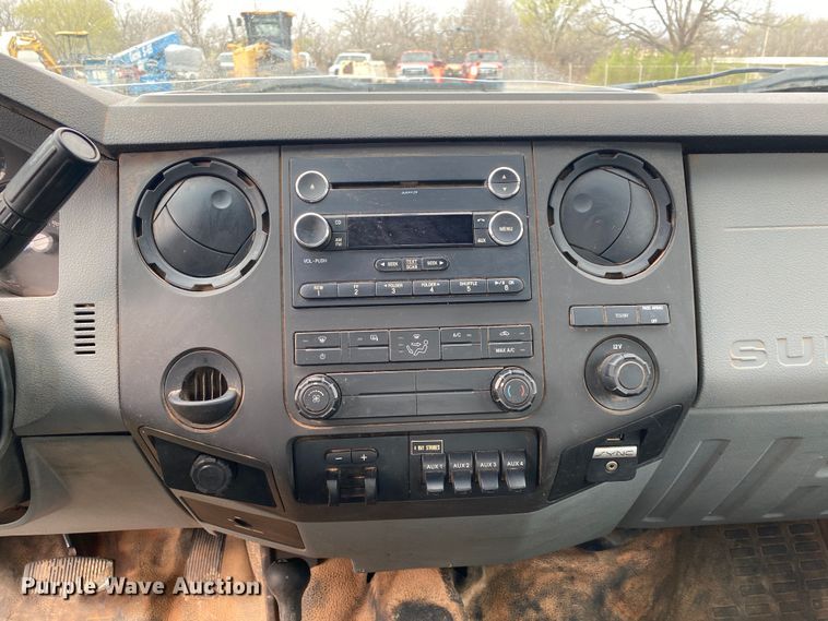 image for item DL7064 2016 Ford F550 Super Duty  SuperCab truck cab and chassis