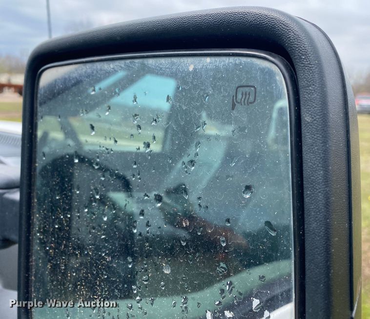 image for item DL7064 2016 Ford F550 Super Duty  SuperCab truck cab and chassis