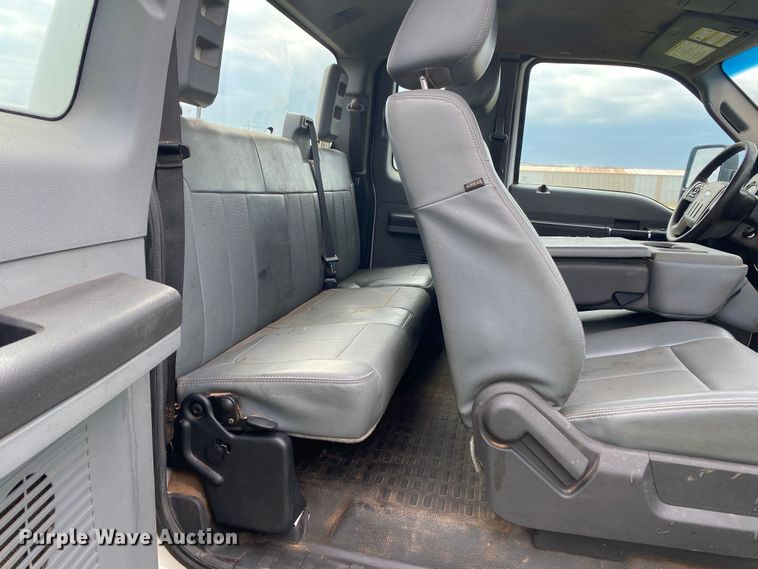 image for item DL7064 2016 Ford F550 Super Duty  SuperCab truck cab and chassis