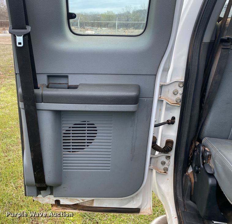 image for item DL7064 2016 Ford F550 Super Duty  SuperCab truck cab and chassis