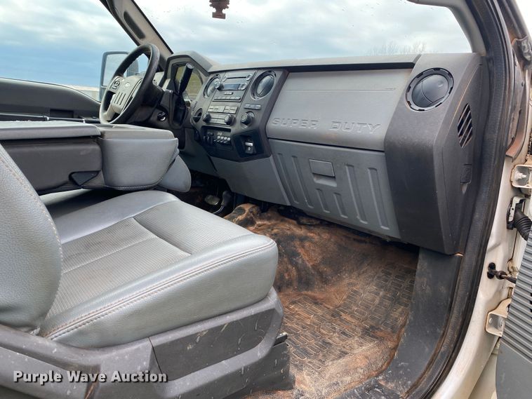 image for item DL7064 2016 Ford F550 Super Duty  SuperCab truck cab and chassis