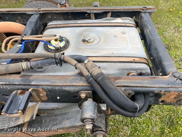 image for item DL7064 2016 Ford F550 Super Duty  SuperCab truck cab and chassis