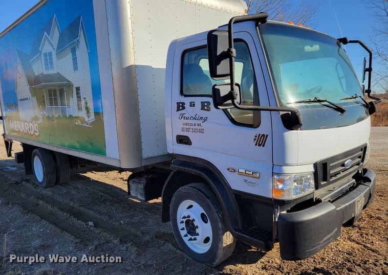 image for item DM8214 2007 Ford LCF 550  box truck