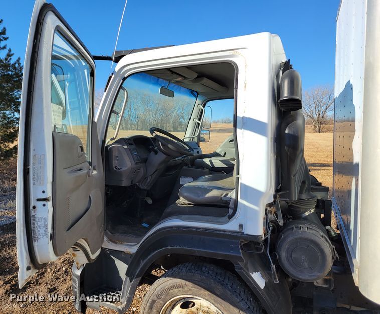 image for item DM8214 2007 Ford LCF 550  box truck