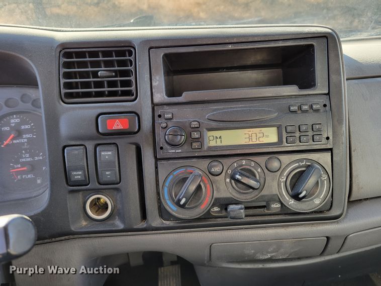 image for item DM8214 2007 Ford LCF 550  box truck