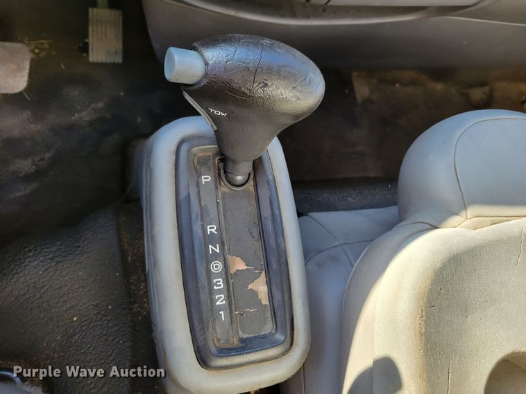 image for item DM8214 2007 Ford LCF 550  box truck