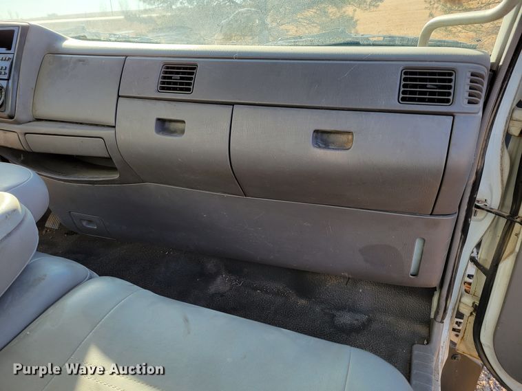 image for item DM8214 2007 Ford LCF 550  box truck