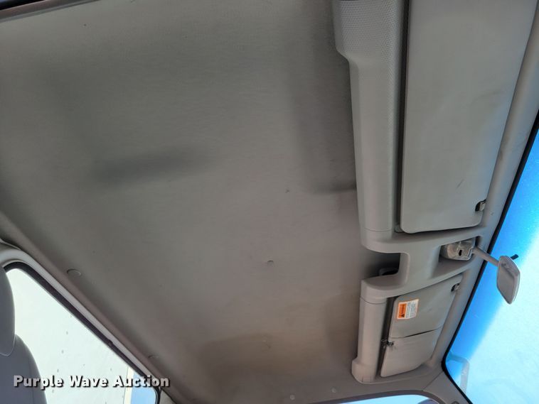 image for item DM8214 2007 Ford LCF 550  box truck