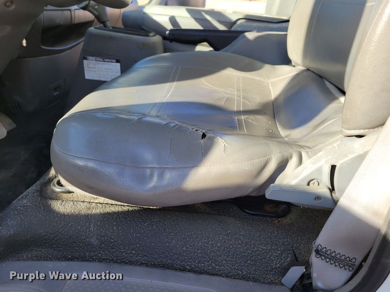 image for item DM8214 2007 Ford LCF 550  box truck