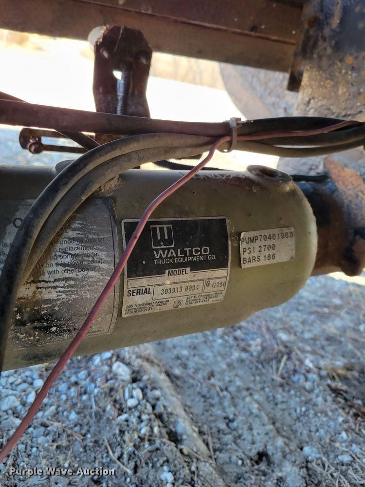 image for item DM8214 2007 Ford LCF 550  box truck