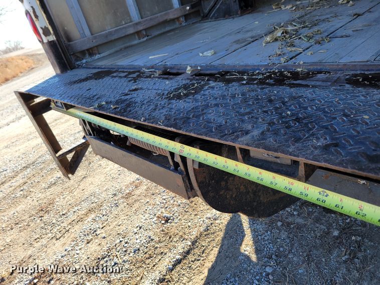 image for item DM8214 2007 Ford LCF 550  box truck