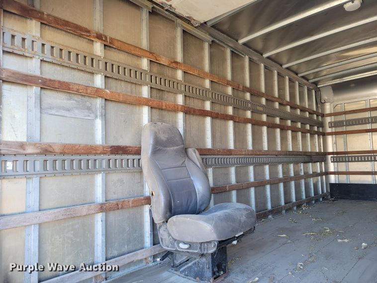 image for item DM8214 2007 Ford LCF 550  box truck