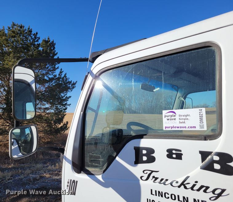 image for item DM8214 2007 Ford LCF 550  box truck