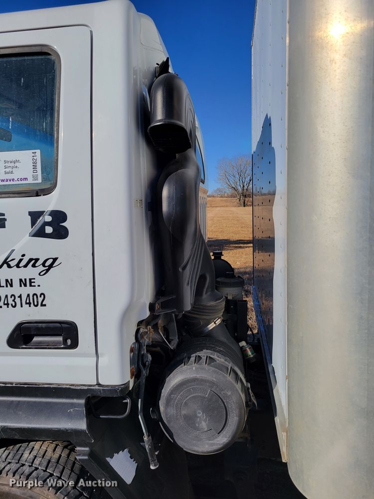 image for item DM8214 2007 Ford LCF 550  box truck