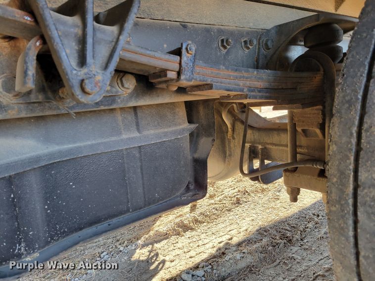 image for item DM8214 2007 Ford LCF 550  box truck