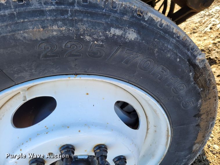 image for item DM8214 2007 Ford LCF 550  box truck