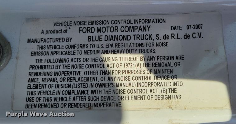 image for item DM8214 2007 Ford LCF 550  box truck