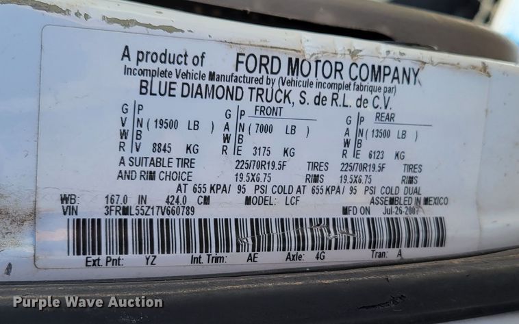 image for item DM8214 2007 Ford LCF 550  box truck