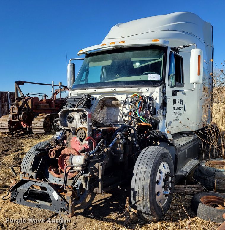 image for item DM8215 2010 International ProStar  semi truck