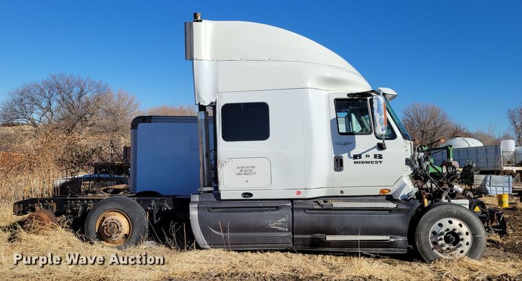 image for item DM8215 2010 International ProStar  semi truck