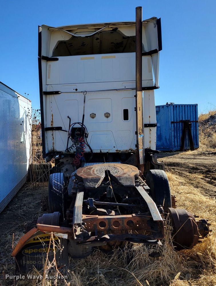 image for item DM8215 2010 International ProStar  semi truck