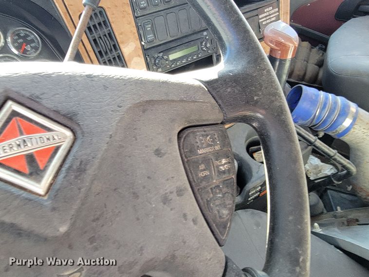 image for item DM8215 2010 International ProStar  semi truck