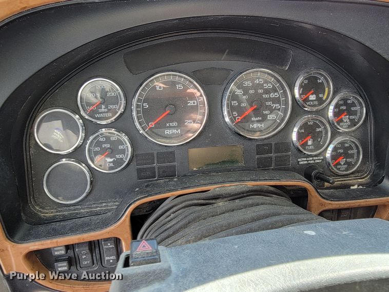 image for item DM8215 2010 International ProStar  semi truck