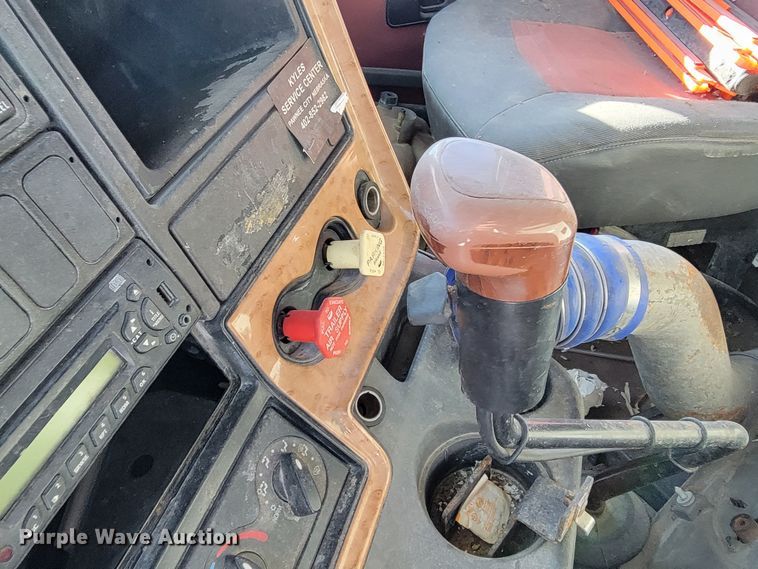 image for item DM8215 2010 International ProStar  semi truck