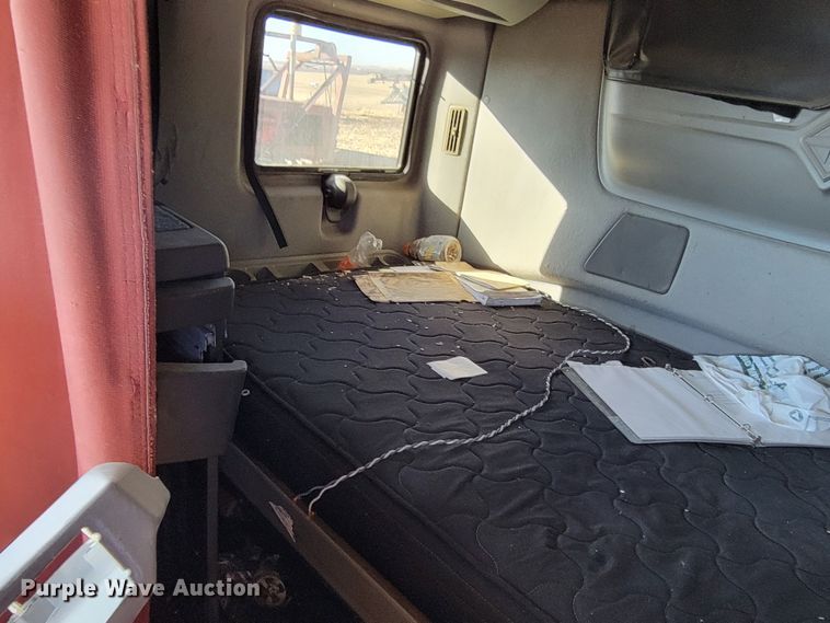 image for item DM8215 2010 International ProStar  semi truck