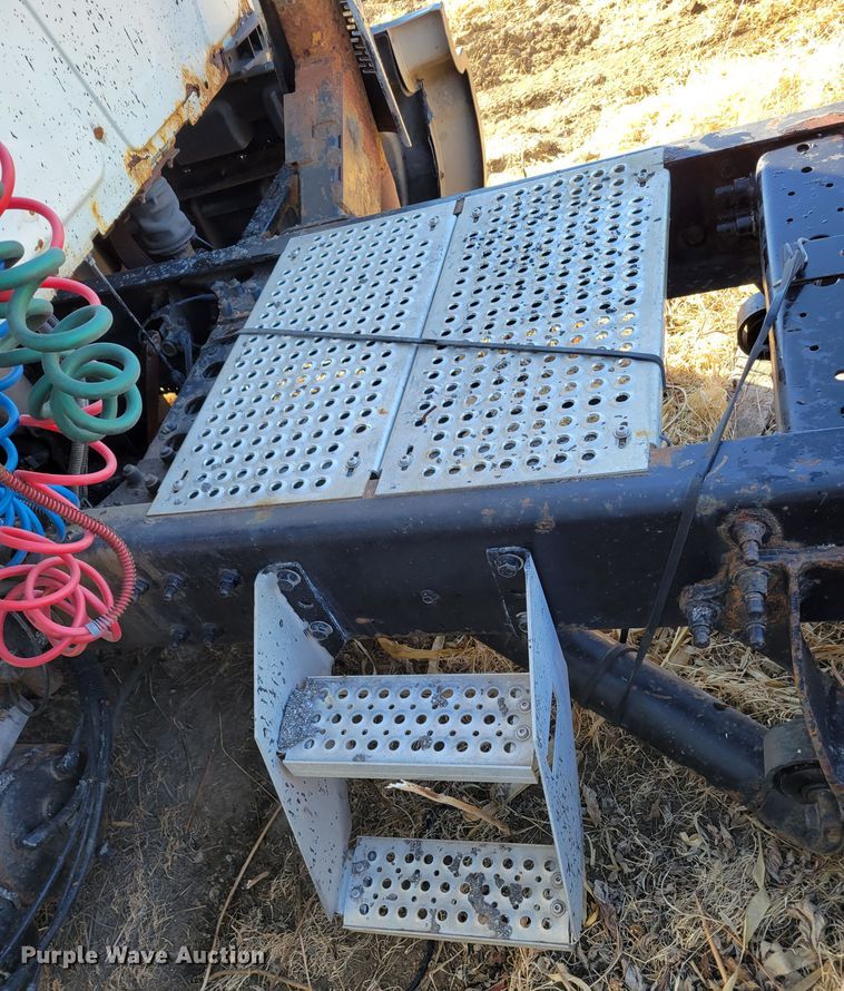 image for item DM8215 2010 International ProStar  semi truck