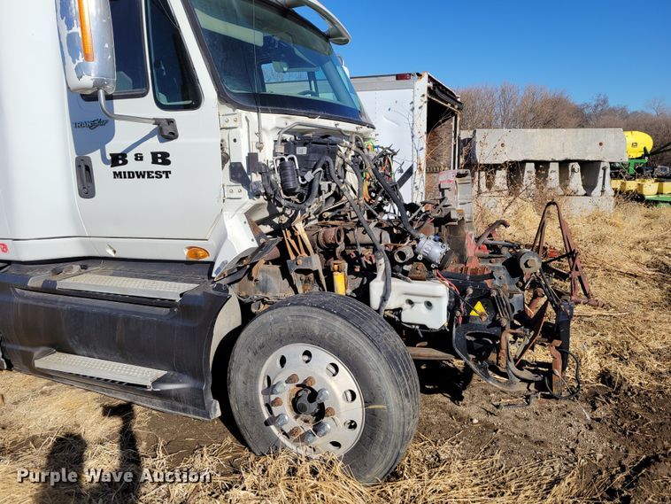 image for item DM8215 2010 International ProStar  semi truck