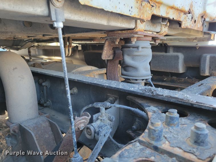 image for item DM8215 2010 International ProStar  semi truck