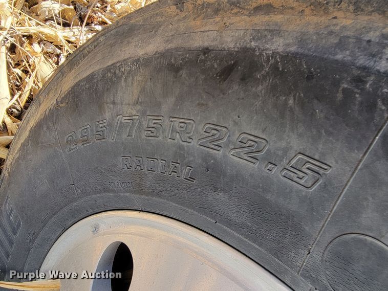 image for item DM8215 2010 International ProStar  semi truck