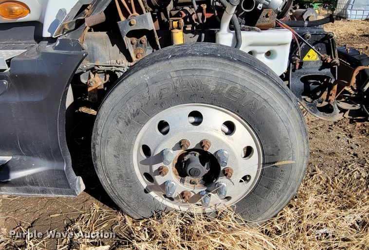 image for item DM8215 2010 International ProStar  semi truck