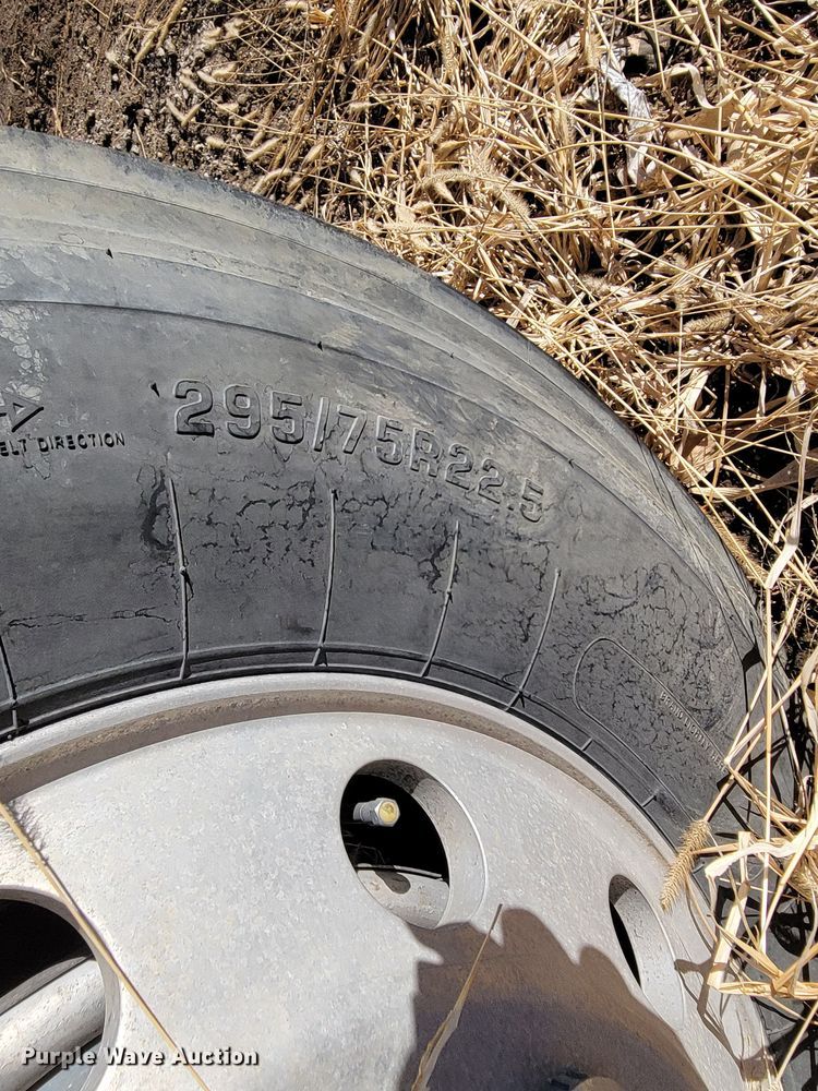 image for item DM8215 2010 International ProStar  semi truck