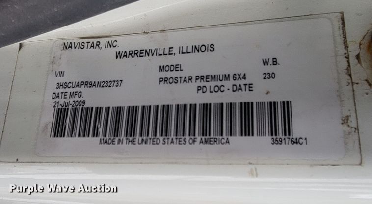 image for item DM8215 2010 International ProStar  semi truck