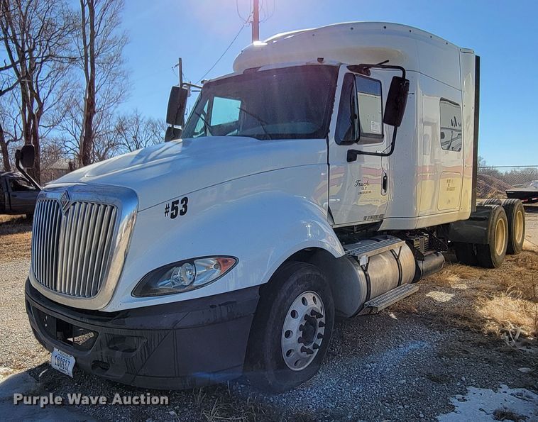 image for item DM8216 2008 International ProStar  semi truck